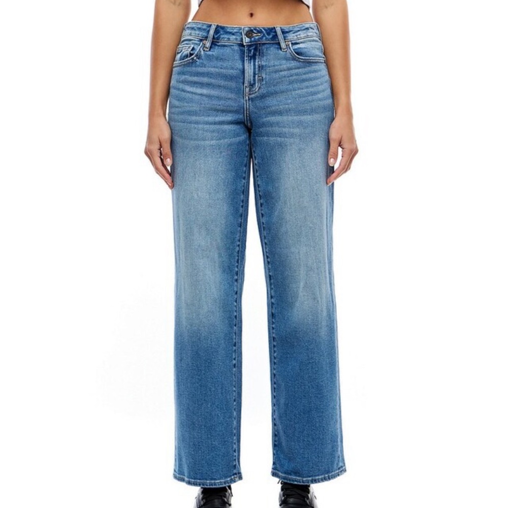 High-Rise Straight Leg Women's Jeans - Light Blue